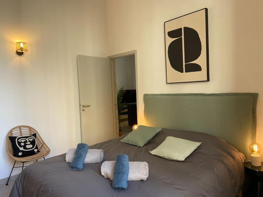 Appartement Avec Ventilateurs Proche Du Palais Des Papes Avignon Luaran gambar