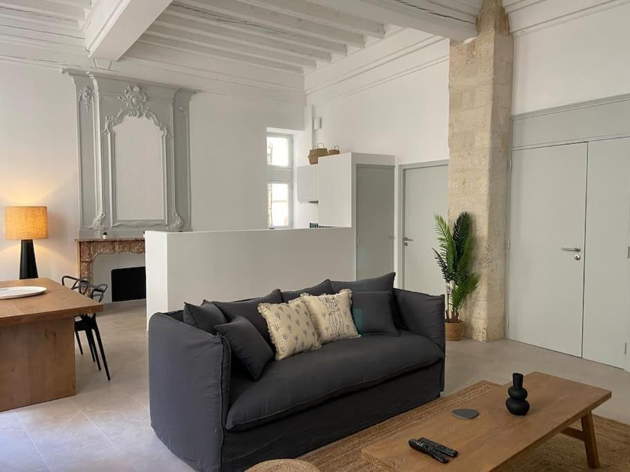 Appartement Avec Ventilateurs Proche Du Palais Des Papes Avignon Luaran gambar