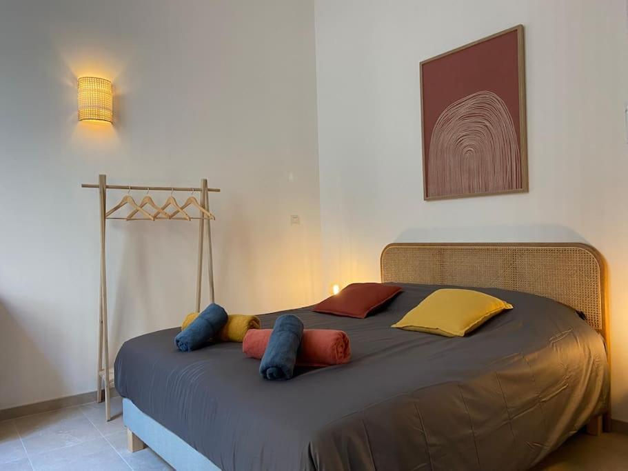 Appartement Avec Ventilateurs Proche Du Palais Des Papes Avignon Luaran gambar