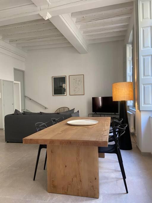 Appartement Avec Ventilateurs Proche Du Palais Des Papes Avignon Luaran gambar